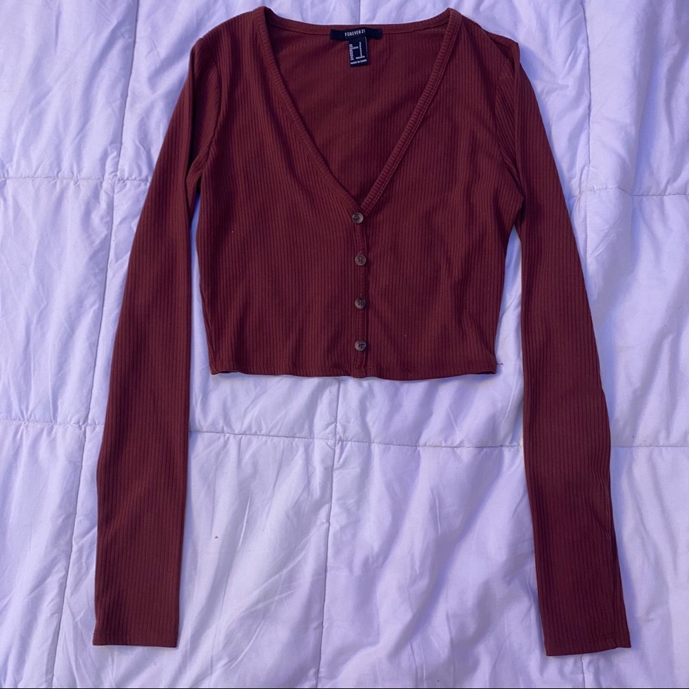 FOREVER 21 Ribbed Buttoned Cropped Sweater